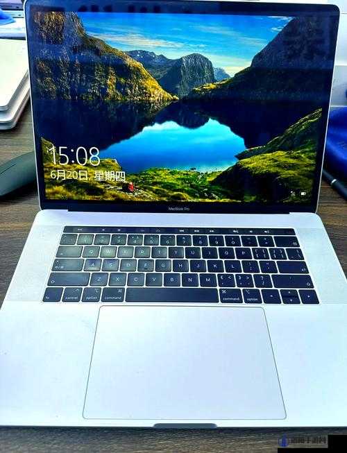 十九岁 macbookpro 高清版：青春专属的极致科技体验