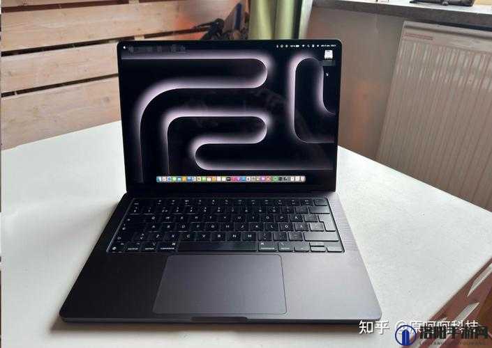 性系 MACBOOKPRO 高清：展现极致清晰与强大性能的卓越设备